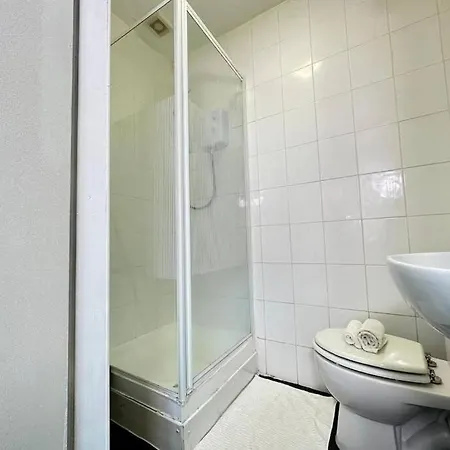 Stylish Flat Perfect For A Cosy Getaway Birmingham