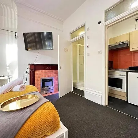 Stylish Flat Perfect For A Cosy Getaway Apartment *